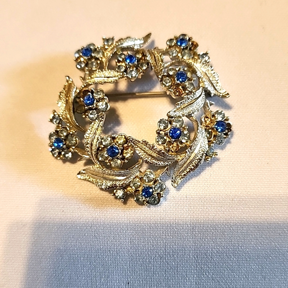 Vintage silver toned leaf brooch  (6968) blue rhinestones Pat. Pending 1960's